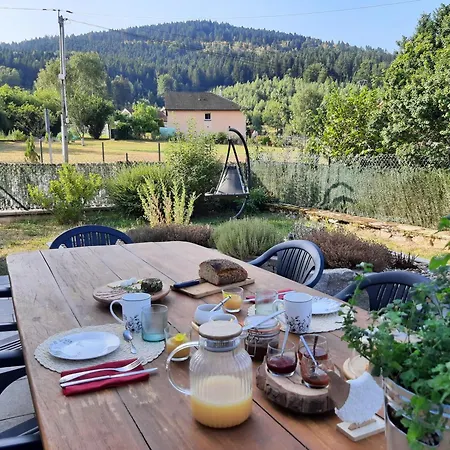 Dhotes La Pimprenelle Repos Et Nature Bed & Breakfast